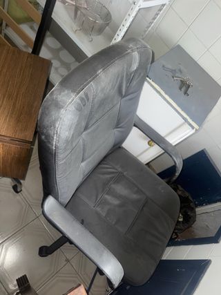 Armario de madera maciza