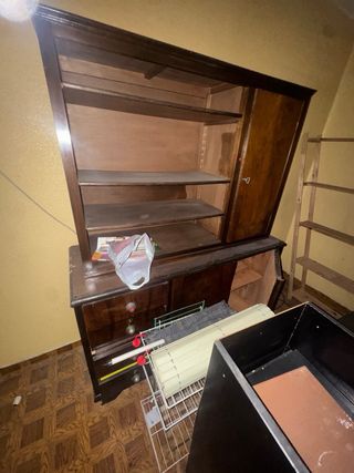 Armario de madera maciza