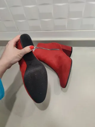 Botines rojos con cremallera sin estrenar T39