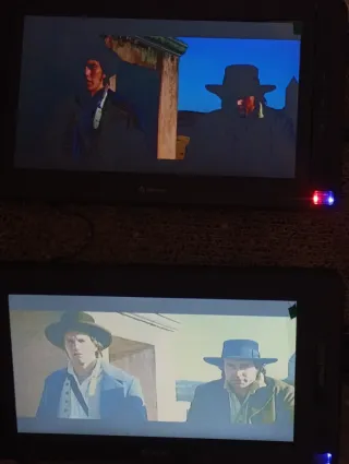 Reproductor DVD  Denver 10" pantallas gemelas