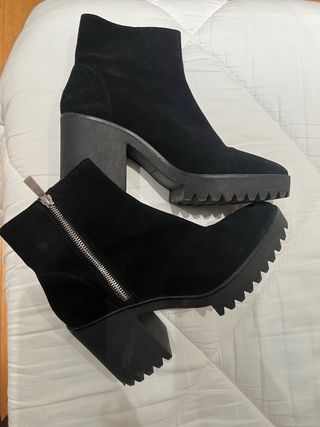 Botines ZARA piel negros nuevos