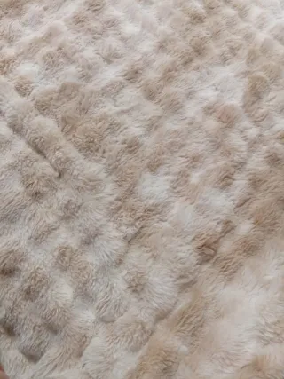 Manta de cama suave beige y marrón