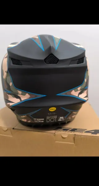 Casco Troy Lee SE4 Camuflaje