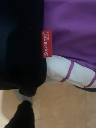 Sudadera Supreme nueva