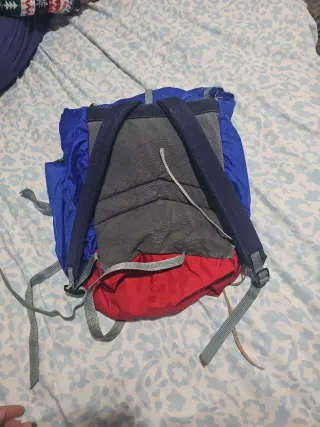 Mochila impermeable azul y roja