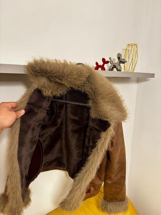Chaqueta de pelo marrón