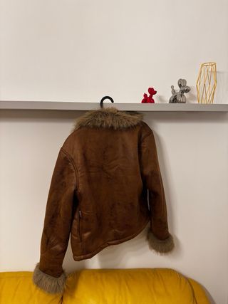 Chaqueta de pelo marrón
