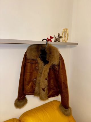 Chaqueta de pelo marrón
