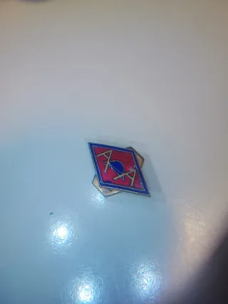 Pin Insignia Combatiente Herido en Combate IGM