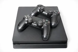 PS4 500GB + 2 Mandos Dualshock Negros