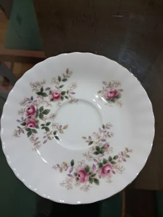 Plato de porcelana Royal Albert