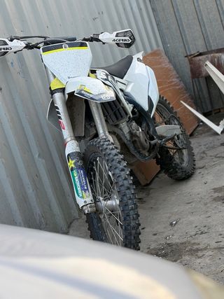 Moto de Cross Husqvarna 350cc
