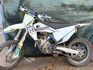 Moto de Cross Husqvarna 350cc