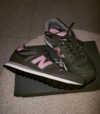 Tenis New Balance Gris y Rosa