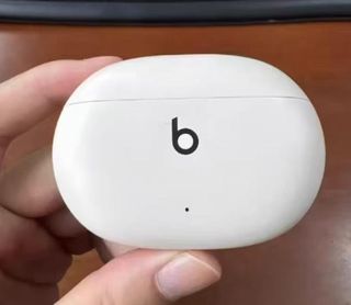 Beats Studio Buds+ Blancos