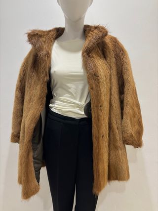 Abrigo de pelo marrón