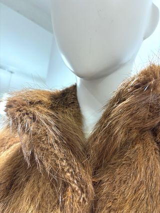 Abrigo de pelo marrón