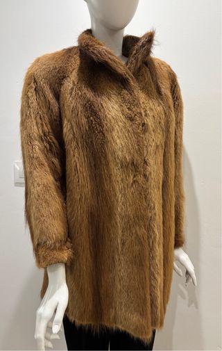 Abrigo de pelo marrón