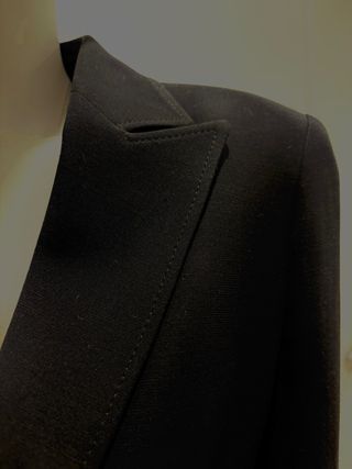 Traje de chaqueta y pantalón negro