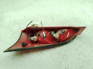 23019706 xs4x13404ae piloto trasero ford focus daw