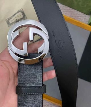 Cinturón Gucci Negro Hebilla Plateada