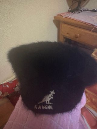 Boina Kangol pelo negra