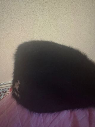 Boina Kangol pelo negra