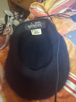 Boina Kangol pelo negra