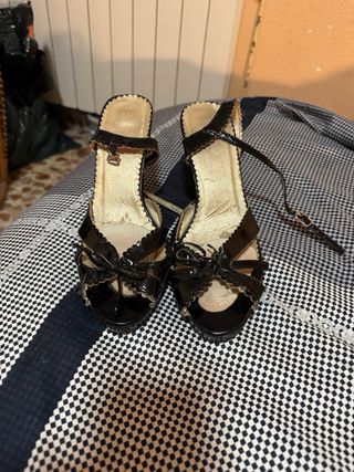 Zapatos de tacón negros