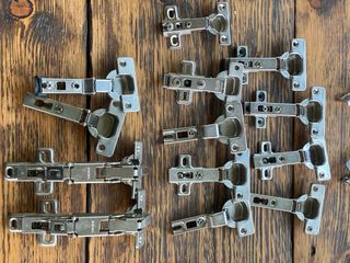 Bisagras para armarios de cocina