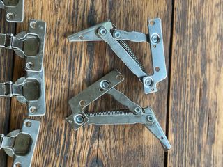 Bisagras para armarios de cocina