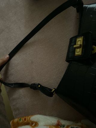 Bolso negro efecto piel cocodrilo