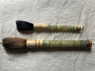 Pinceles chinos antiguos de jade y hueso