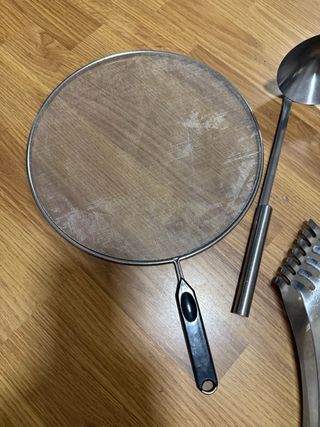Set di utensili da cucina in metallo e plastica
