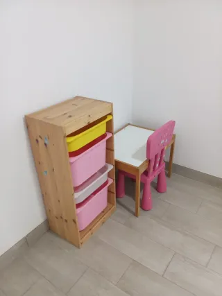 Lote Juguetes y escritorio infantil. Espectacular!