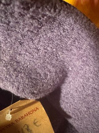 Gorro vaquero con etiquetas