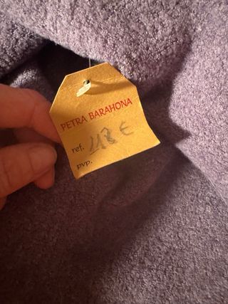 Gorro vaquero con etiquetas