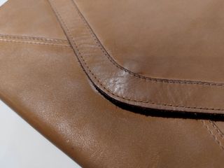 Bolso de mano vintage de Petite Fleur de piel 80s