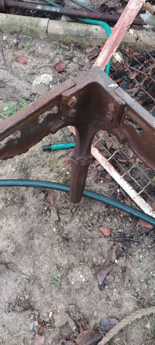 Base mesa antigua hierro fundido