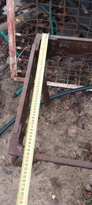 Base mesa antigua hierro fundido