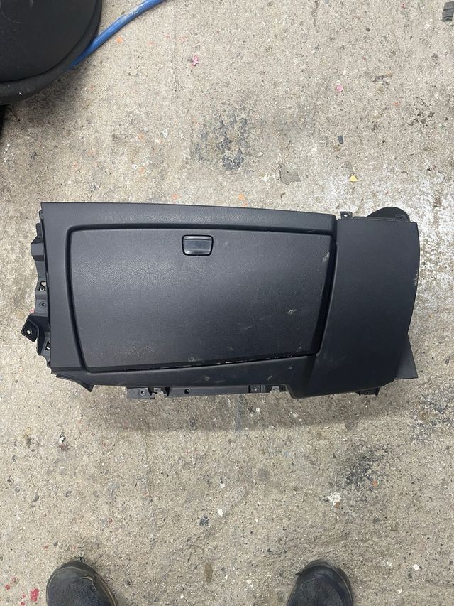 Guantera BMW Serie 1 E87