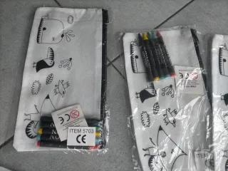 6 estuches con pinturas