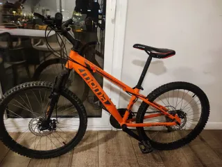 Bicicleta Moma 24'' MTB Naranja. Vendo dos iguales