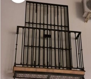 Reja de seguridad 4 hojas articulada y cerradura.