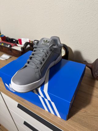 Adidas Court Tourino Talla 45 1/3 A ESTRENAR