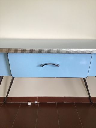 Tavolo da cucina vintage Formica blu cielo