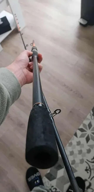 Caña de pescar y carrete