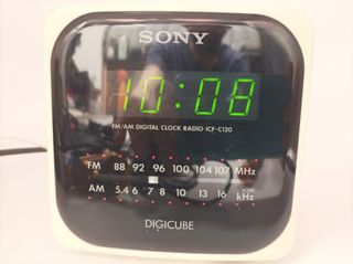 Sony Digicube ICF-C120 – Radio despertador vintage