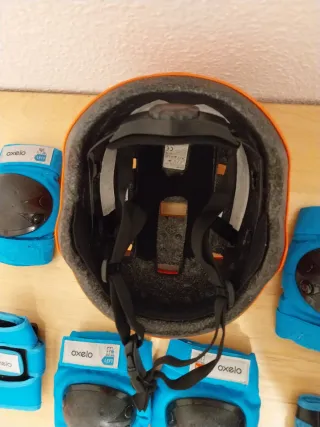 Casco Talla S y Protecciones Oxelo Talla XXS