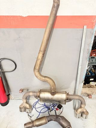 Escape Miltek Golf R300 con válvulas